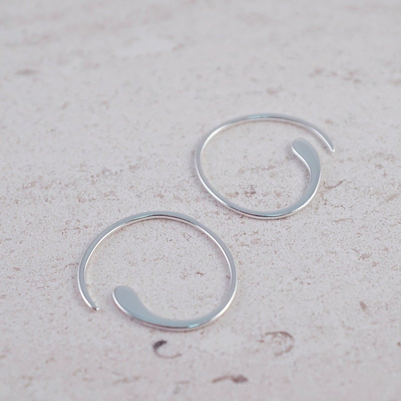 Boma Jewelry Sterling Silver Pull Through Hoop Earrings (Medium Silver) - Image 5